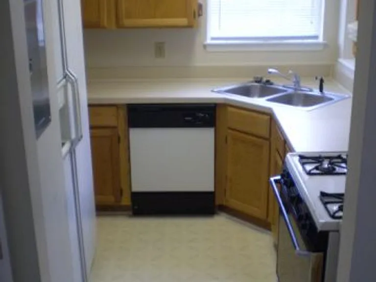 12716 Daybreak Cir — Photo 12