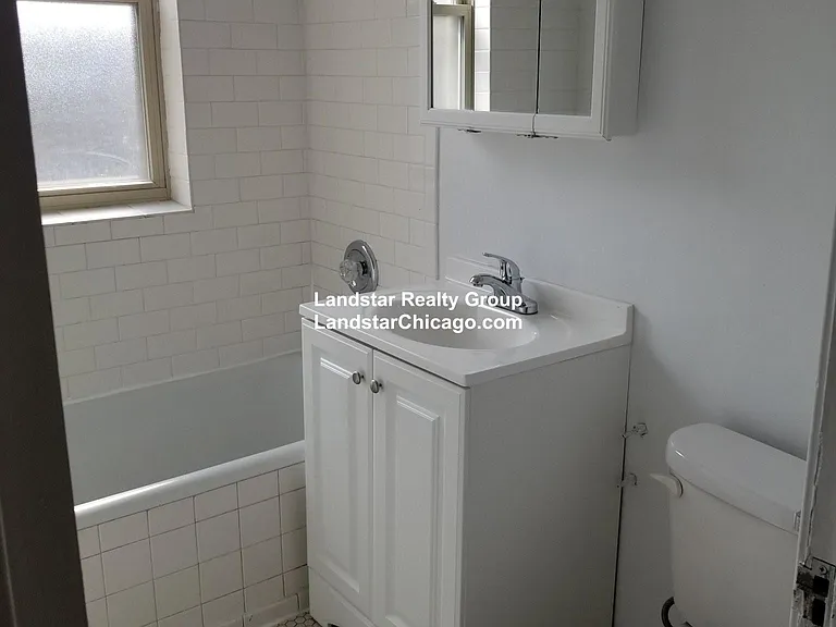 1963 W Foster Ave #2 — Photo 12