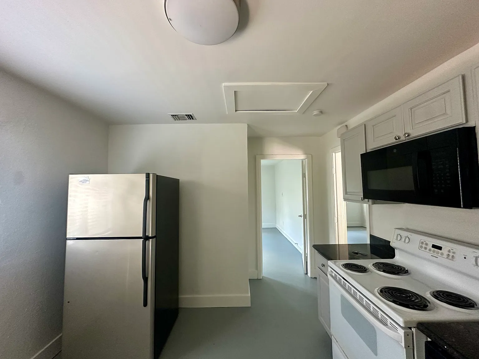 2 bed, 700 sqft, $1,295 — Photo 2