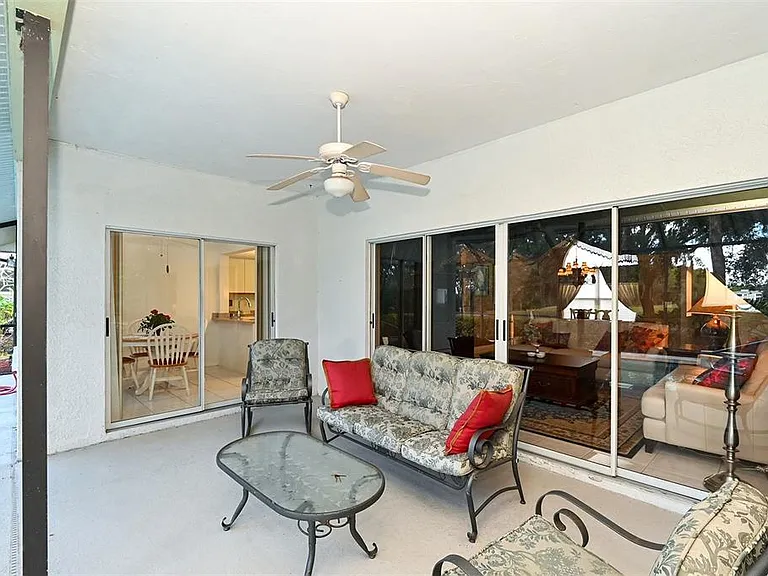 3866 Surrey Ct — Photo 50