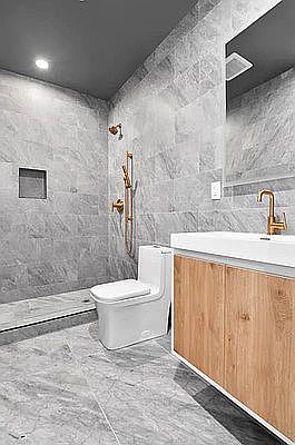 3rd image of 637 Quincy St #3C