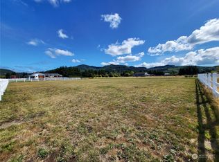 1041 Sunset Cir, Forks, WA 98331