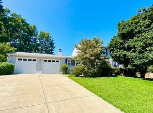 6620 Fairweather Ct, Burke, VA 22015