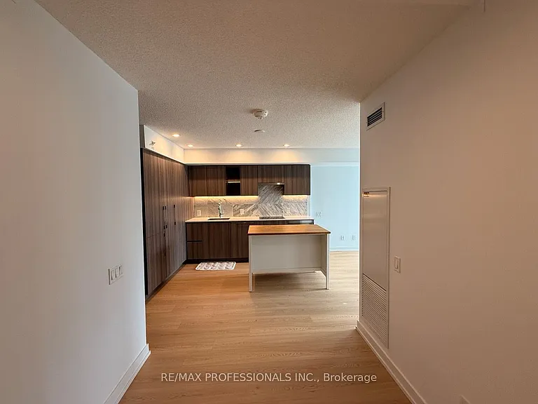19 Bathurst St #1708 — Photo 15