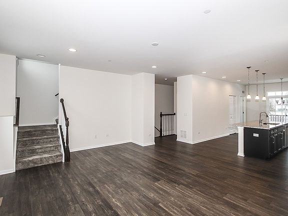3rd image of 2548 Huntleigh Ln #4.02