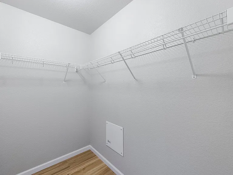 1733 Thompson Trl — Photo 16