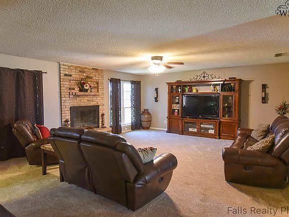 4th image of 1402 Hiawatha Ln