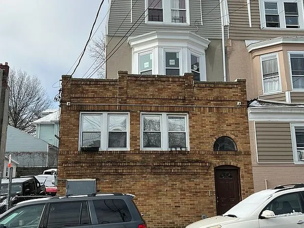 538 E 3rd St, Mount Vernon, NY 10553