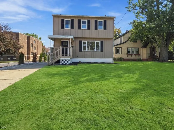 3117 W Bailey Rd, Cuyahoga Falls, OH 44221