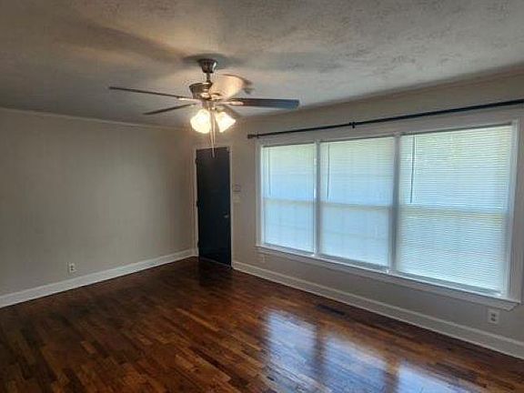 4th image of 1211 Sunset Ave