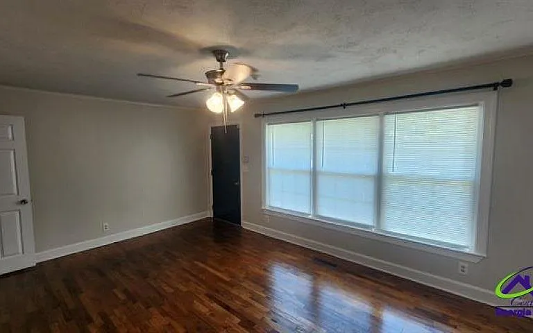 1211 Sunset Ave — Photo 4