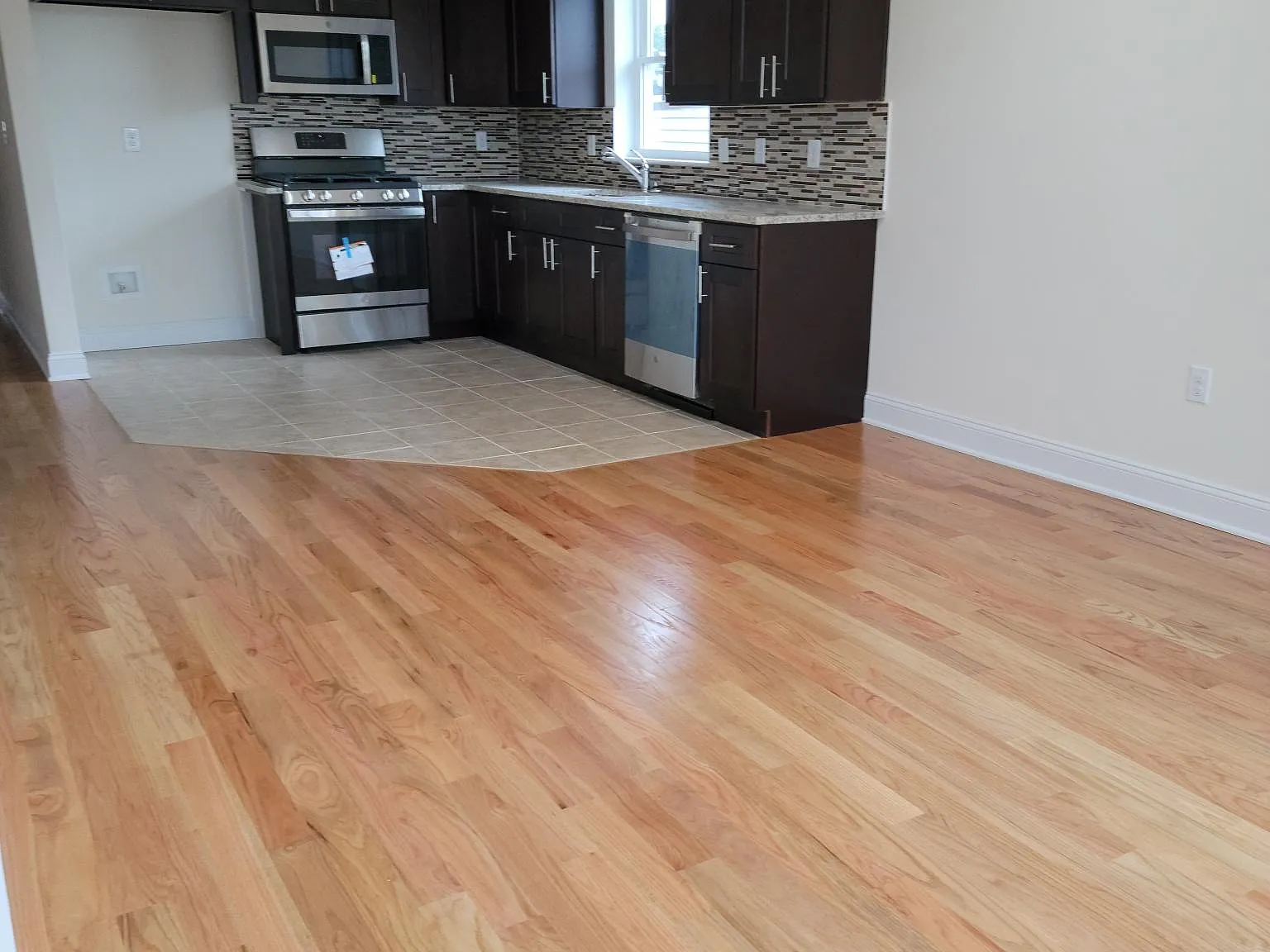 92 Schley St — Photo 3