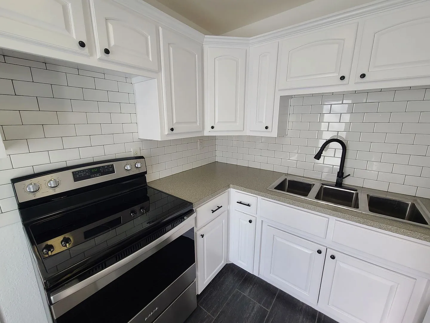Madison Street Quarters - 1 bedroom 1 bath studio — Photo 4