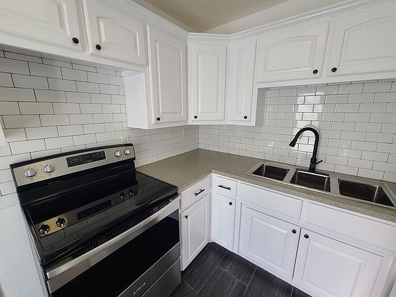 4th image of 719B Madison St