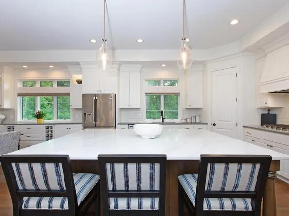 11784 Azure Ln, Inver Grove Heights, MN 55077