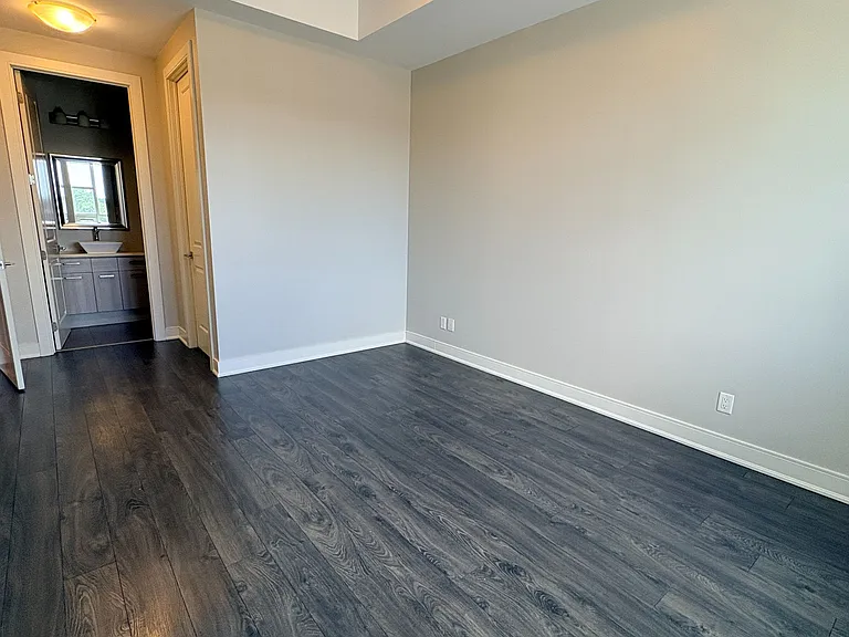 150 Main St W #504 — Photo 27