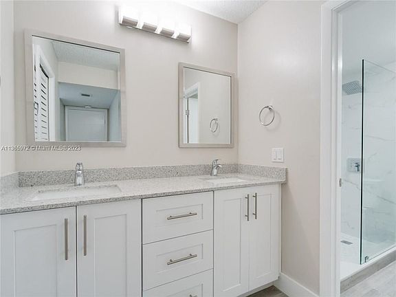 3rd image of 436 Lakeview Dr APT 203