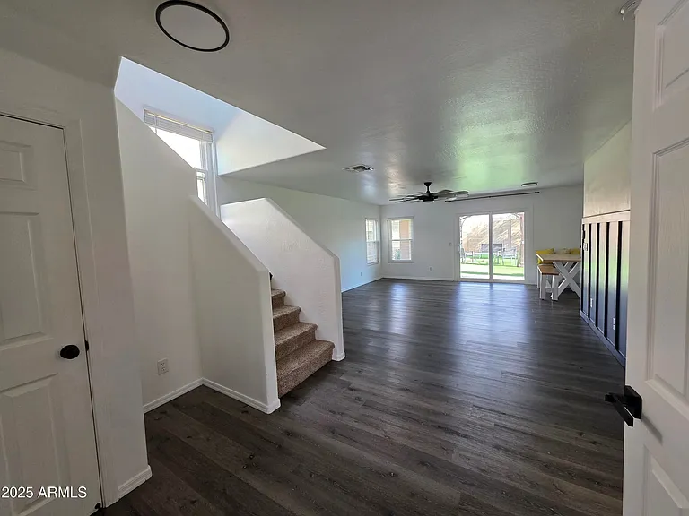 22461 W Woodlands Ave — Photo 4