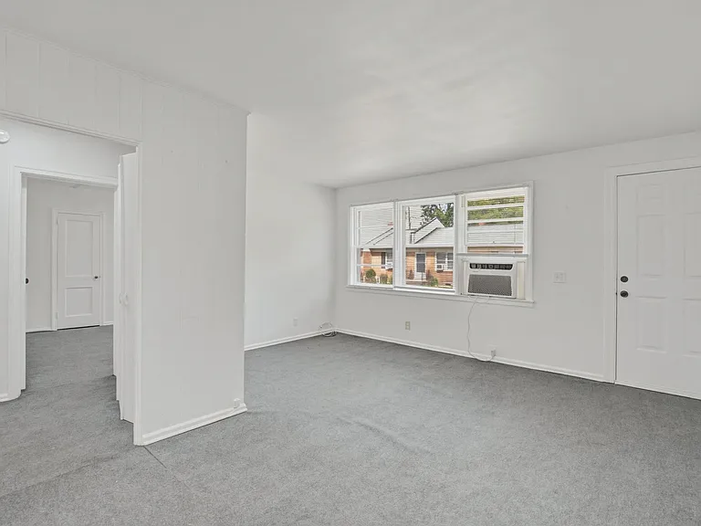 237 Broad St — Photo 17