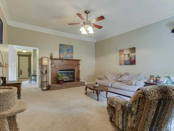 2nd image of 7648 Chatham Cir