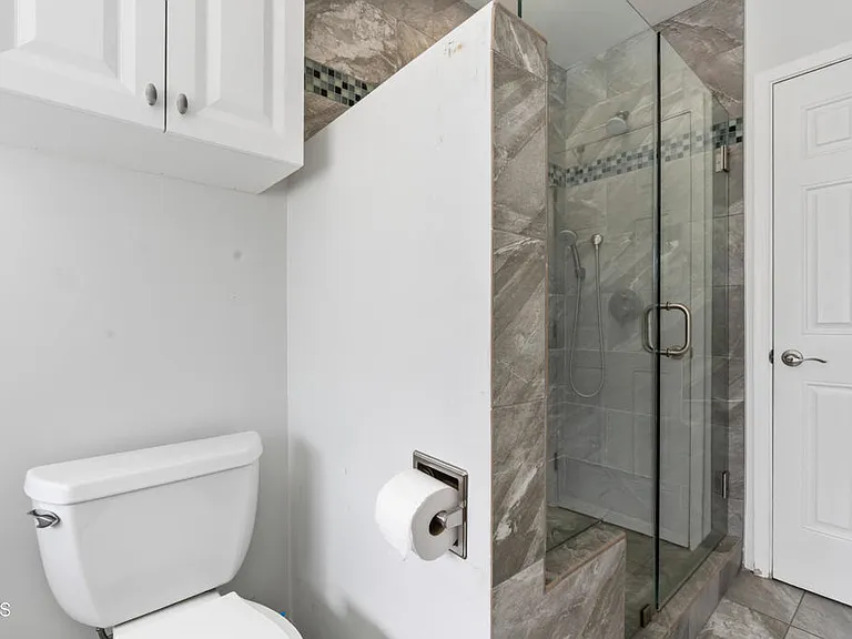 6823 Northford Dr — Photo 10