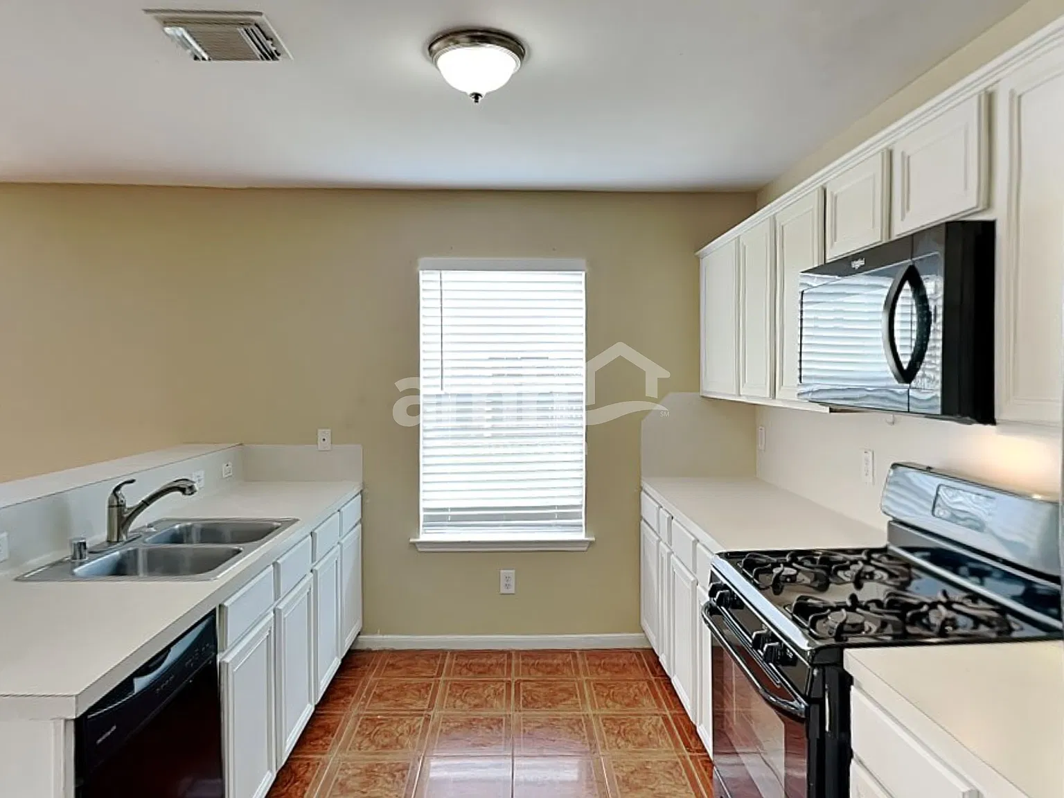 3 bed, 2.5 bath, 1344 sqft, $1,850 — Photo 4