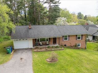 701 Elizabeth Dr, Blacksburg, VA 24060