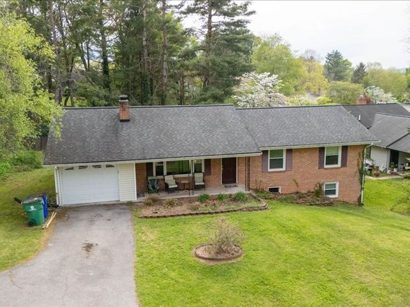 701 Elizabeth Dr, Blacksburg, VA 24060