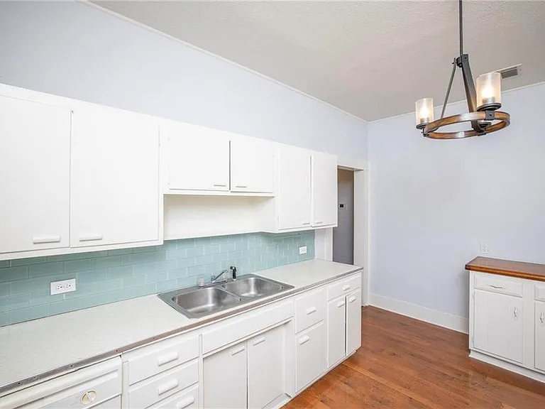 271 S Willow Ave — Photo 8