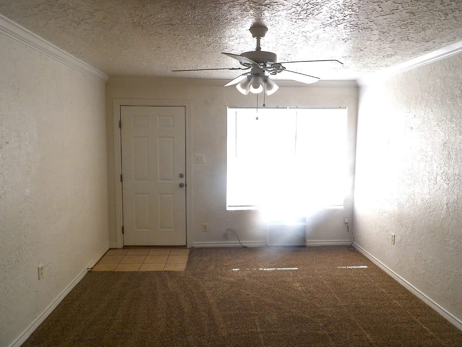 2 bed, 727 sqft, $595 — Photo 2