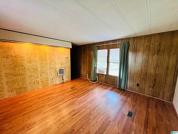 5th image of 809 Cedar Springs Rd