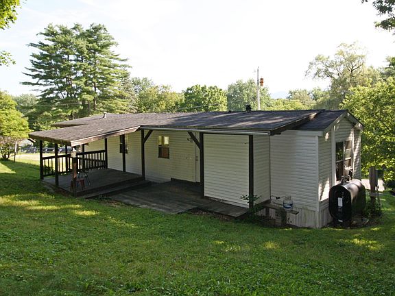 3rd image of 41 Maple Street