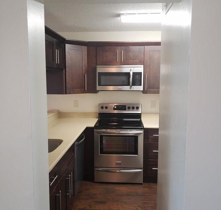 1st image of 4105 Glenmoor Dr