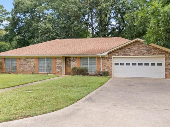 409 Woodway Ln, Longview, TX 75605
