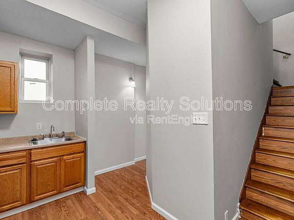 4th image of 3021 Iowa Ave #2F