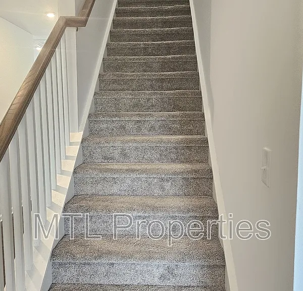 195 Bezelle Ave — Photo 13
