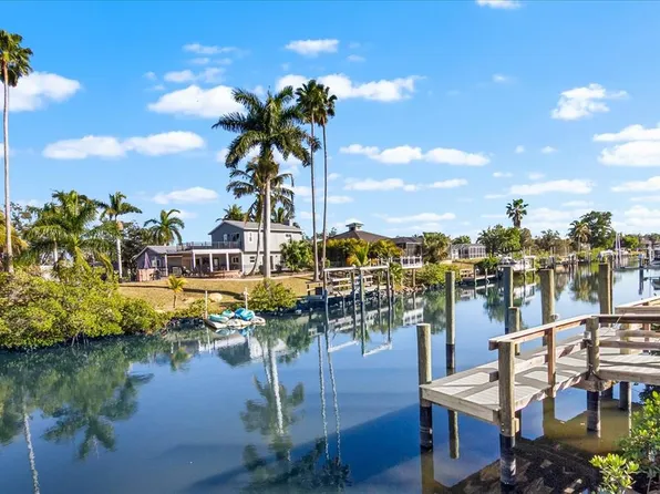 5507 America Dr, Sarasota, FL 34231
