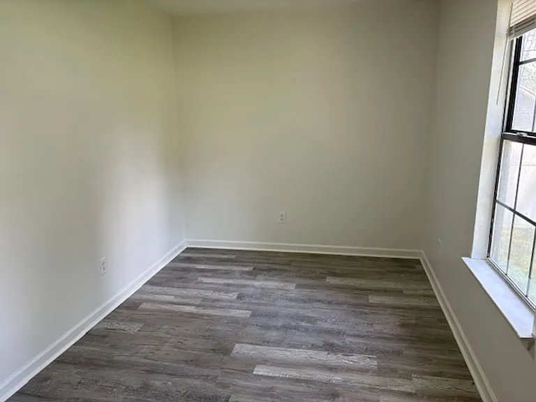 108 Ruth Ln — Photo 8
