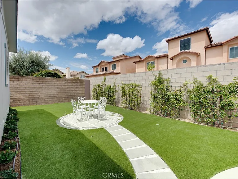 7317 Kelvin Ave — Photo 1