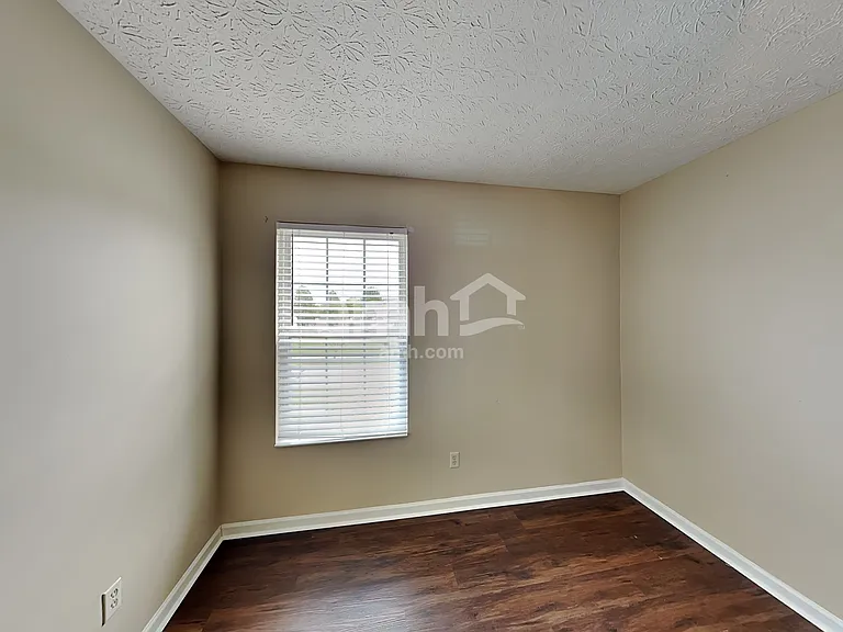 375 Thompson St — Photo 15