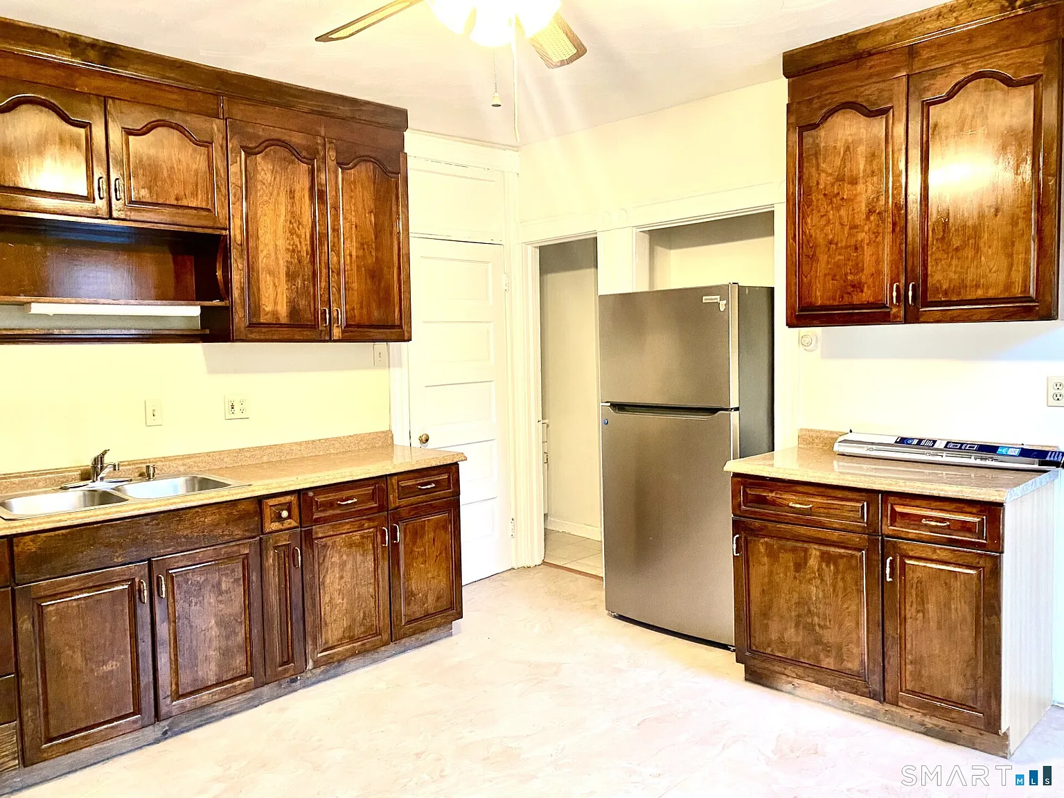 2 bed, 2.0 bath, 900 sqft, $1,350 — Photo 4
