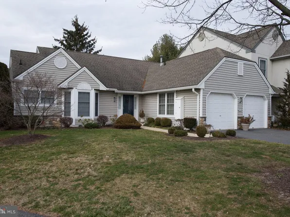 157 Hawthorne Ct, Wyomissing, PA 19610