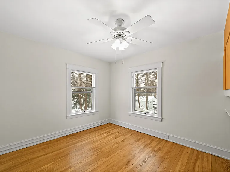 Primary Bedroom (2)