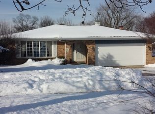 13 Cedar Ct, Lemont, IL 60439