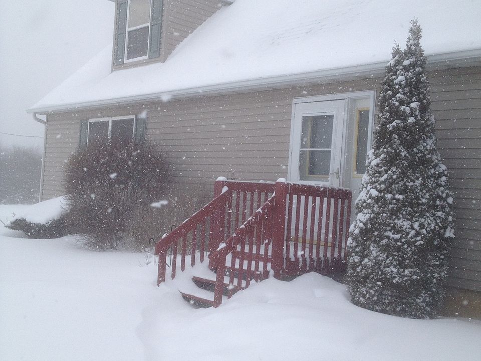 2nd image of 285 N Hughes Rd
