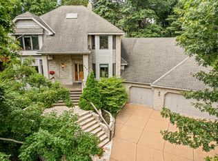 655 Evergreen Cir, Shoreview, MN 55126