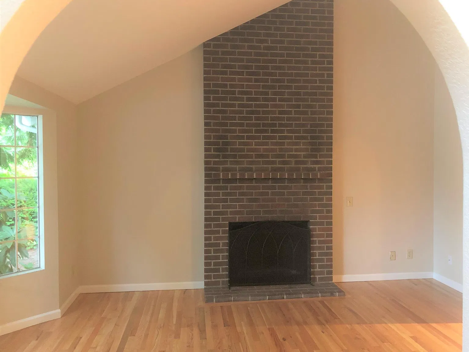 4 bed, 1931 sqft, $3,800 — Photo 1