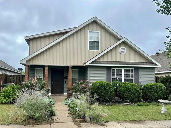 4469 W Pecan St, Fayetteville, AR 72704