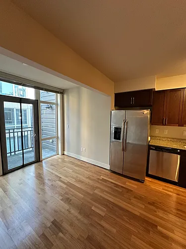 699 John St #710 Photo 1