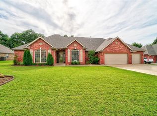 1519 Pecan Crossing Dr, Shawnee, OK 74804